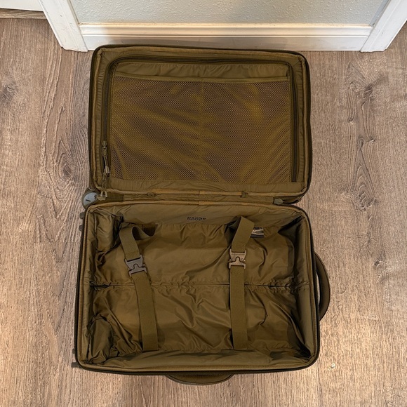 Dagne Dover Seattle Carry-On Luggage Suitcase in Dark Moss (Green) 20.5” (EUC) - Picture 11 of 13